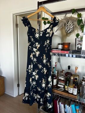 Reformation Floral Navy Blue midi-dress
